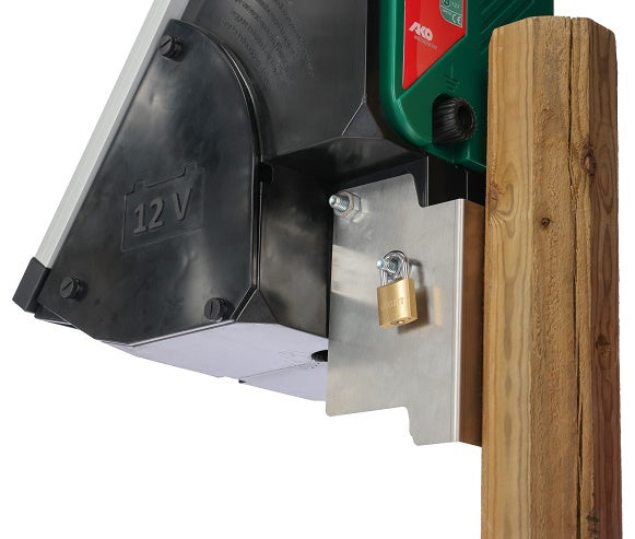 Ako Products Masthalter zur Montage an einem Holzmast für einen Solarziegel