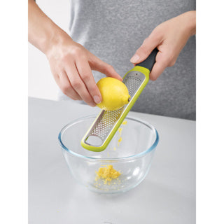 Joseph Joseph Handi-Zest Zester mit integriertem Reiniger