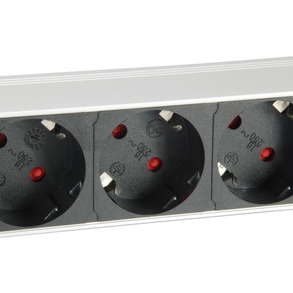 Equip 333309 Deutsche Stromverteilereinheit mit 7 Ausgängen, Überspannungsschutz + Schalter, Typ F, 1,5 mm²