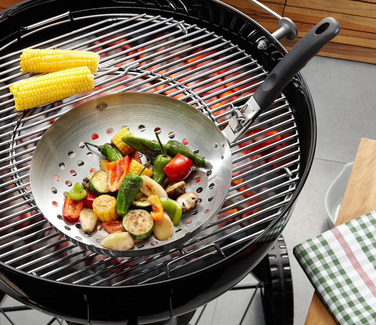 Gefu BBQ Wok – gelochter Grill-Wok – Grillpfanne aus Edelstahl – ø 30 cm