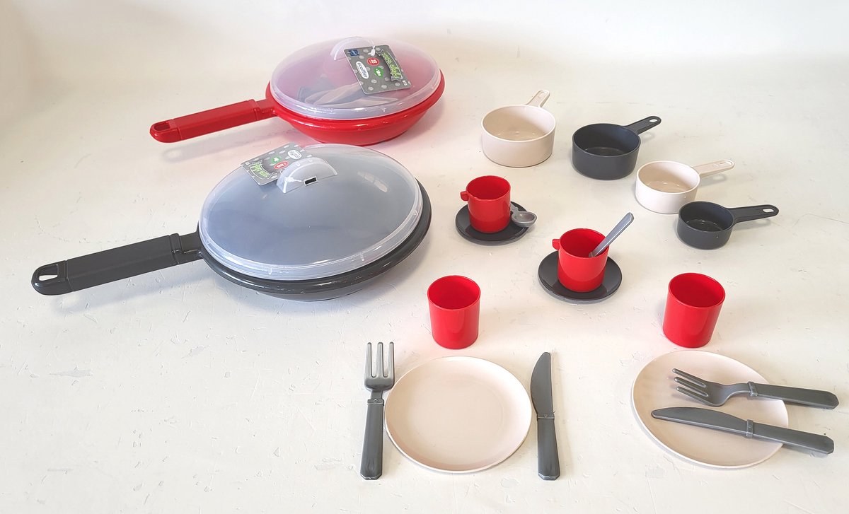 Ecoiffier 100 % Chef-Geschirr und Besteck in der Pfanne, 19-teilig.