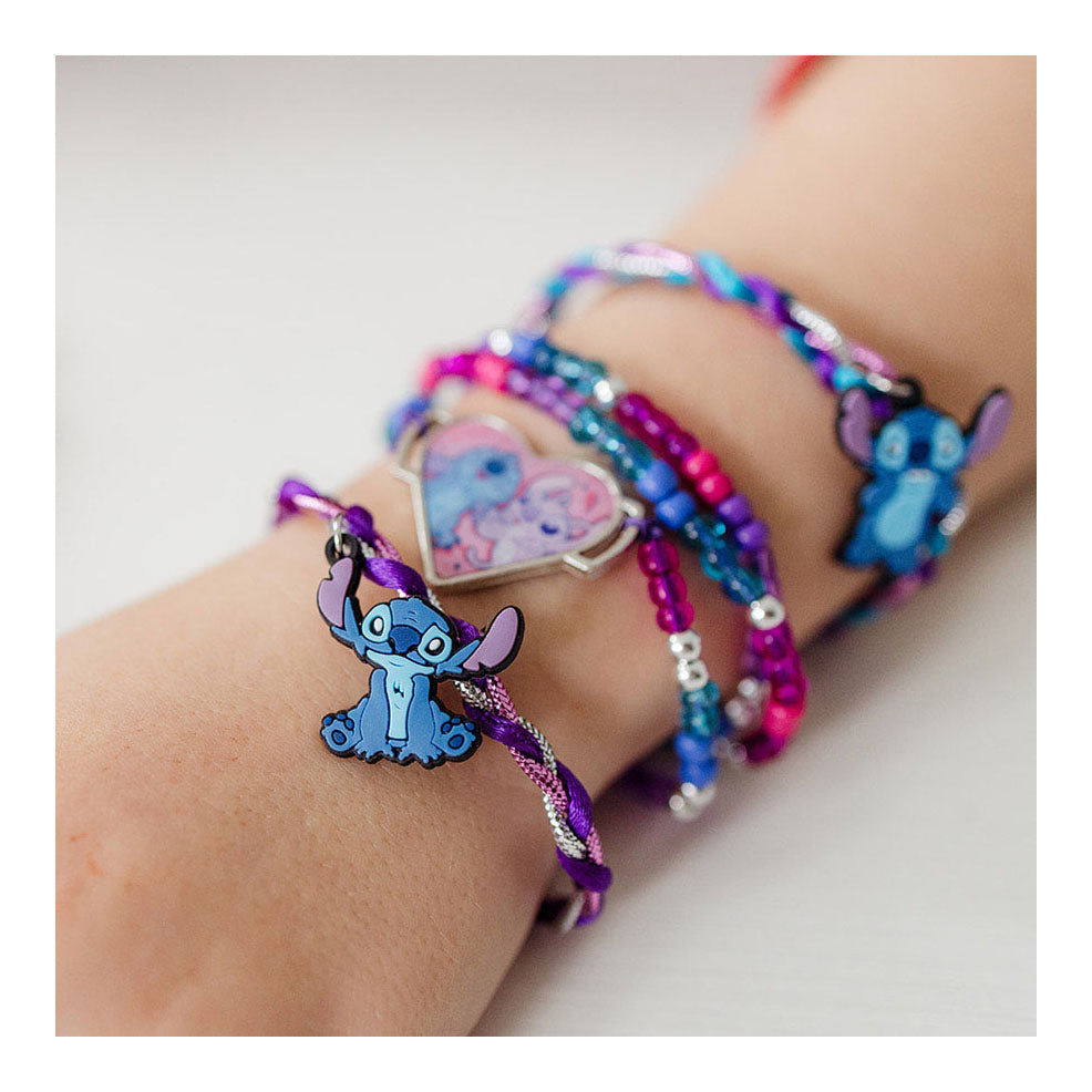 Herstellung von Totum-Stitch-Armbändern