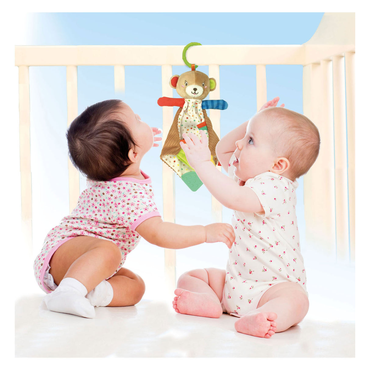 Clementoni Baby – Plüsch-Rasselbär