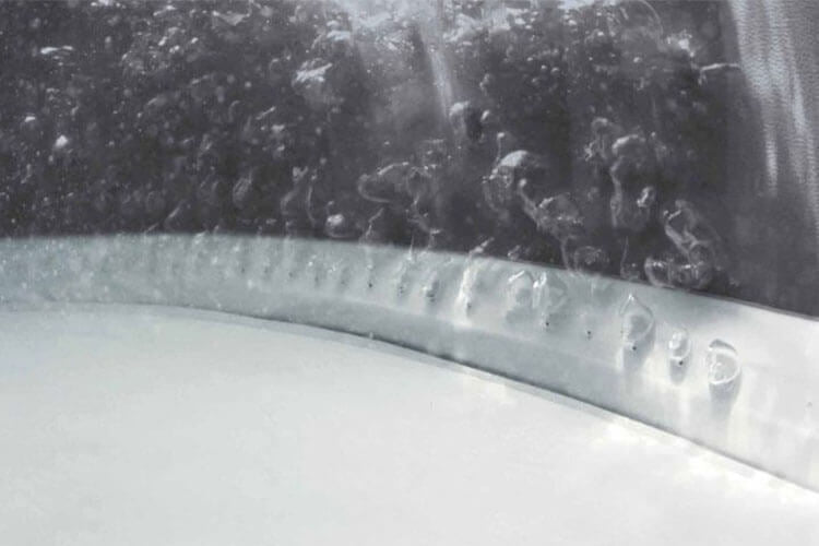 Intex Deluxe aufblasbarer Whirlpool - Blasen und Jets