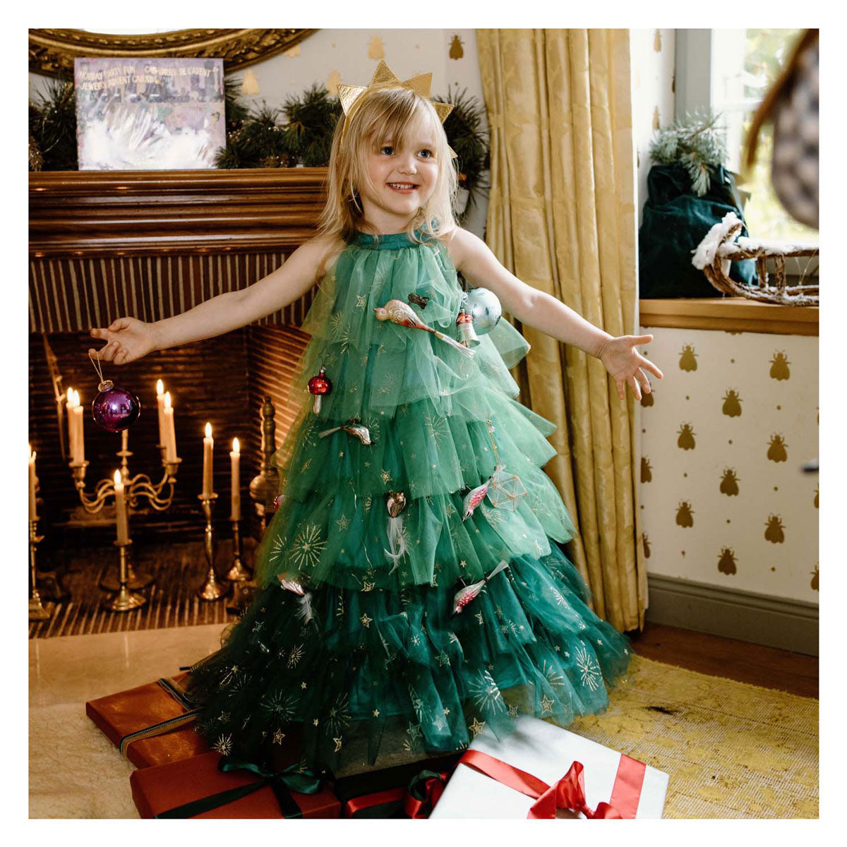 Tolles Weihnachtsbaumkleid mit Stirnband – 3–4 Jahre