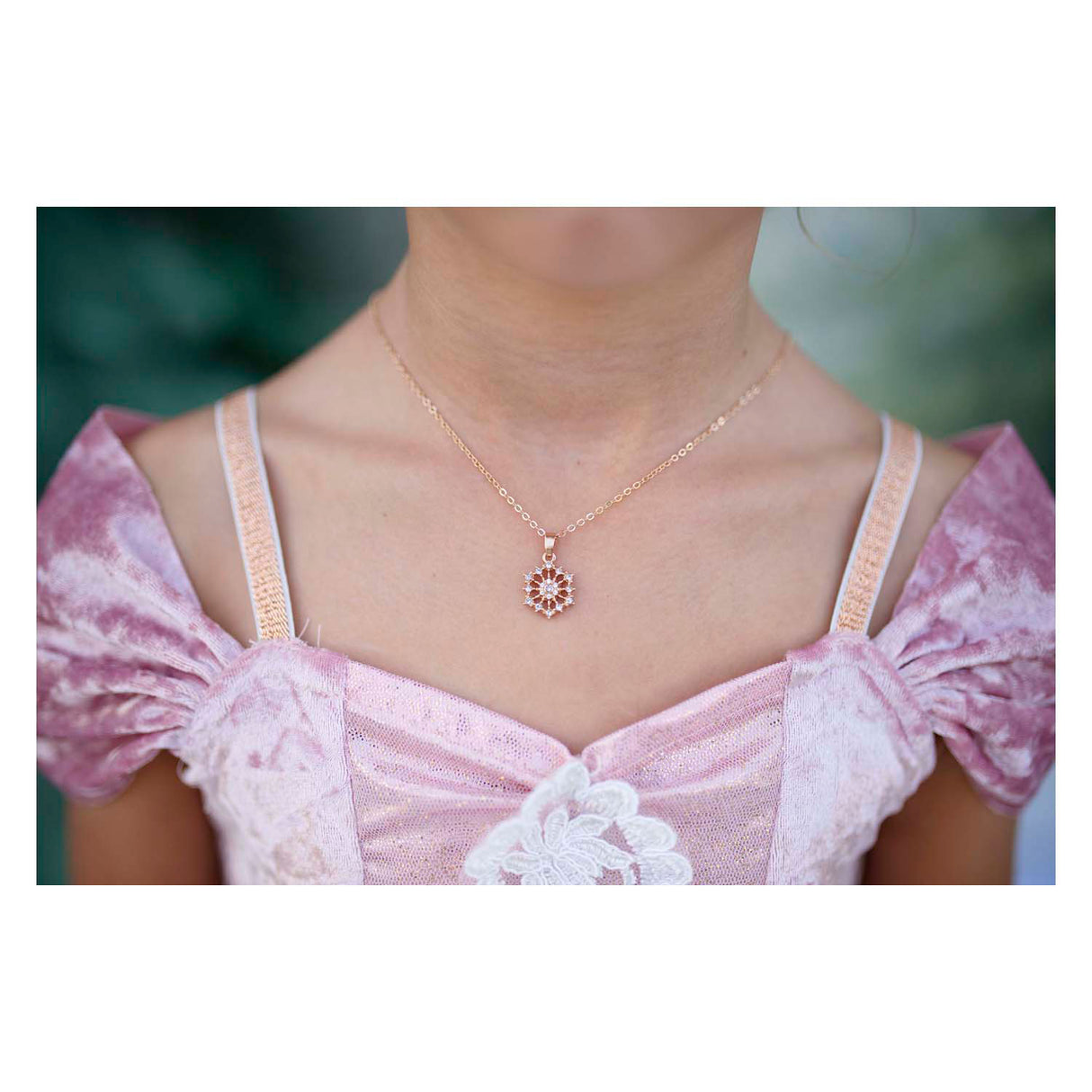 Tolles Prätendenten-Schneeflocken-Halsketten- und Ring-Set – 2-teilig.