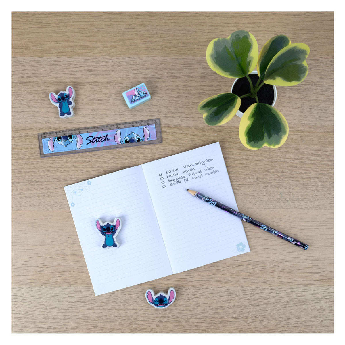 Markenloser Stich | Notensatz | kreative Schreibmaterialien