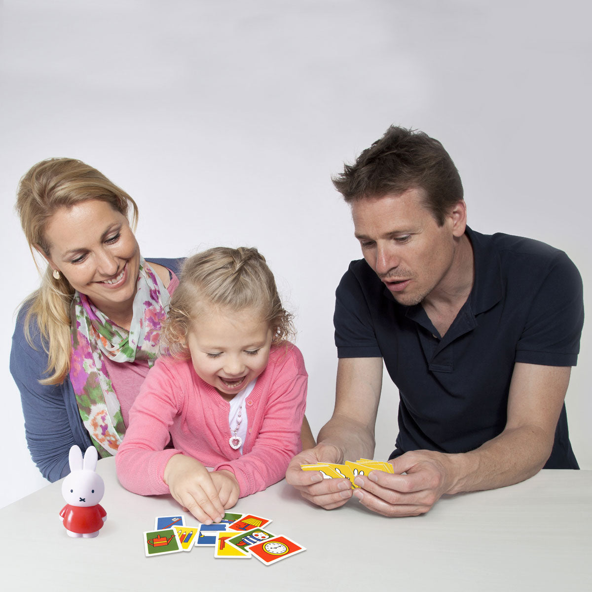 Identitätsspiele Miffy Verstecken