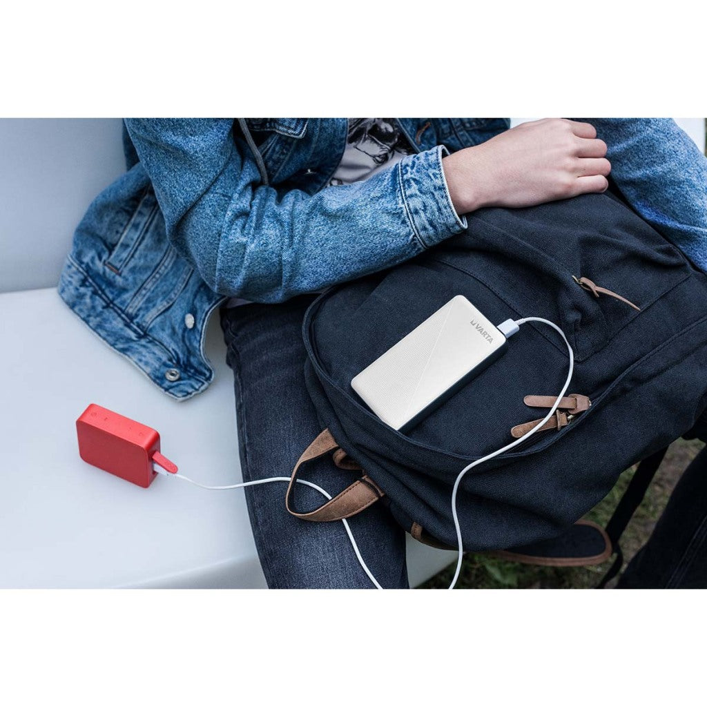 Varta Powerbank 10.000 mA silber + LED-Anzeige USB und USB-C – 3509010