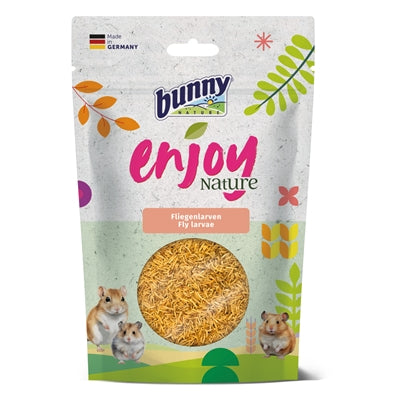 Hasennatur genießt Naturfliegenlarven