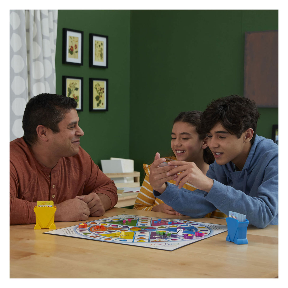 Hasbro gaming trivial pursuit family edition