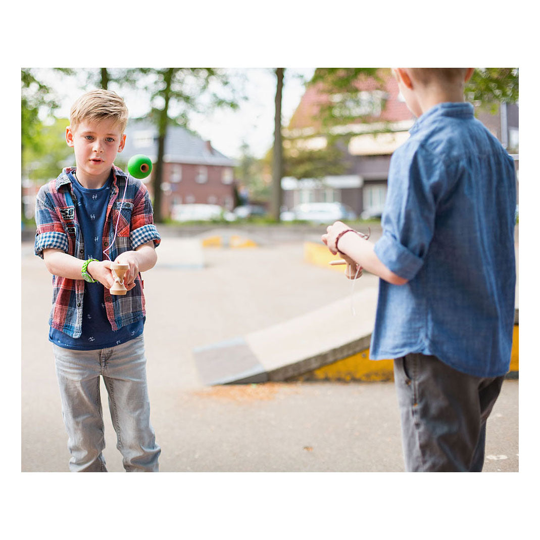 Bs Toys Kendama-Spiel – Fangspiel – Japanisches Geschicklichkeitsspiel ab 8 Jahren – Ball fangen – Kinderspielzeug – Holzspiel – Koordinationstraining – Kendama-Spiel – Holzspielzeug