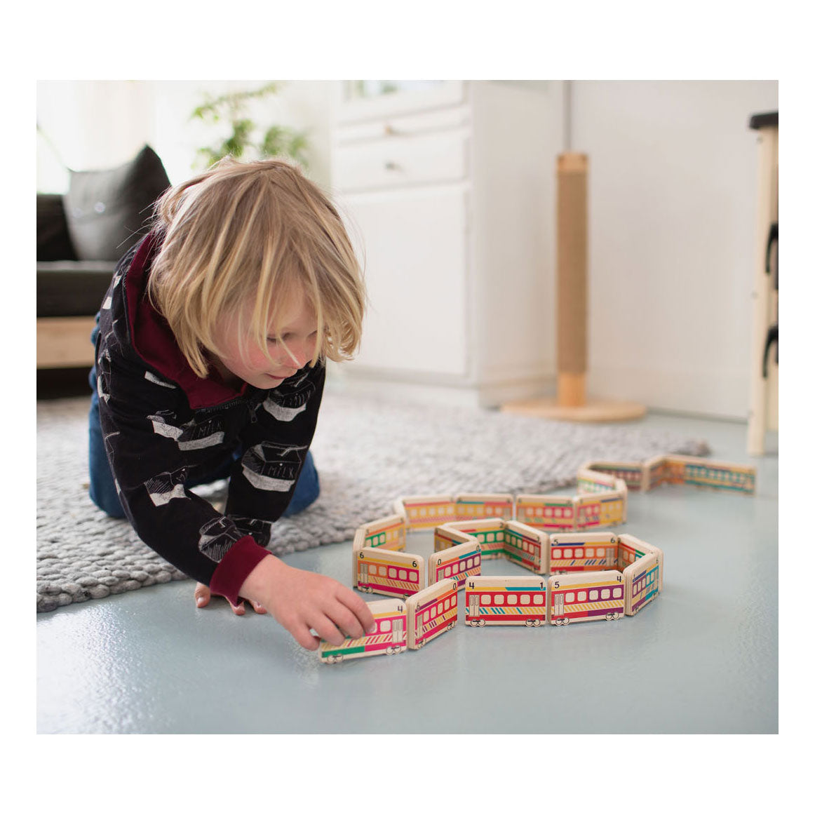 BS Toys Domino-Zug aus Holz, 14-teilig.