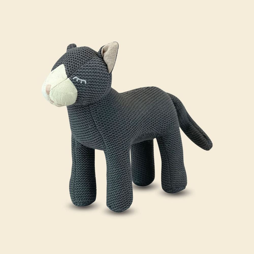 Egmont umarmt Emma, die Katze. 15 cm. 0+