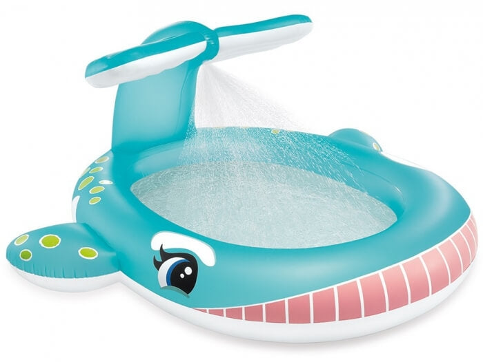Walpool mit Wassersprühung
