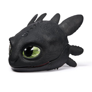 Dreamworks Dragons Spin Master zeigt, wie man sein Drachenmaskenspielzeug zahnlos trainiert.
