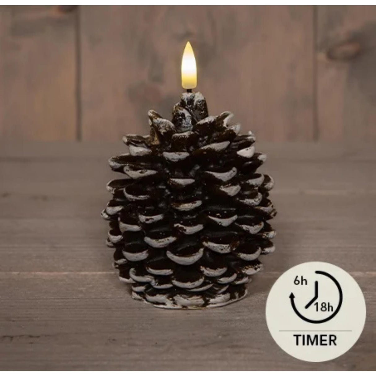 Anna's Collection LED-Kerze Tannenzapfen 3D-Flamme auf Batterie mit Timer 8,5x10cm braun
