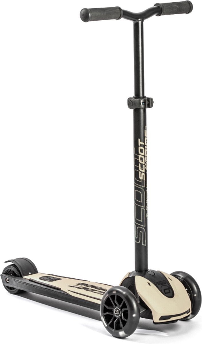 Scoot Ride Highwaykick 5 LED – Kinderroller – LED-Vorderräder, 3 Räder, Anti-Rutsch-Deck-Fußbremse – verstellbarer Lenker 60–90 cm, abnehmbarer Lenker – 5+ Jahre (118–180 cm), max. 80 kg, PU-Räder 120 80 mm, Esche
