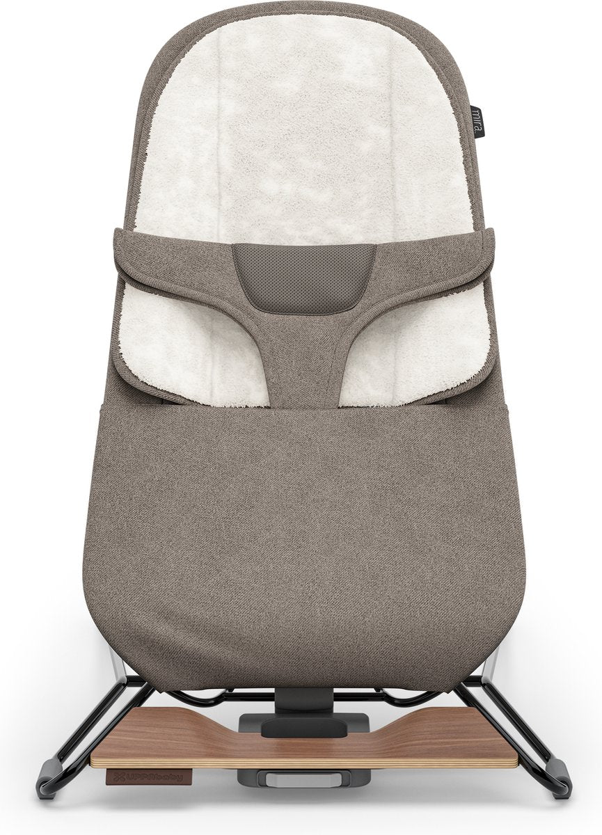 Uppababy – Mira Wells – Schaukelstuhl – Wippe – Taupe – schwarzes Gestell mit Holzsockel – Baby und Kleinkind – 2-in-1-Schaukelstuhl – Entspannen