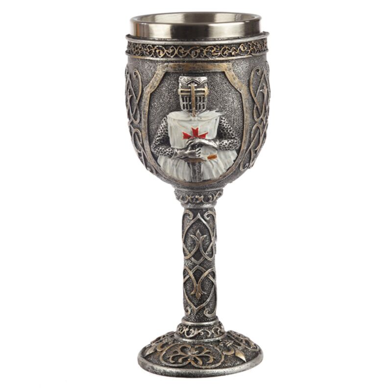 Dekorativer mittelalterlicher Ritter-Kreuzritter-Kelch