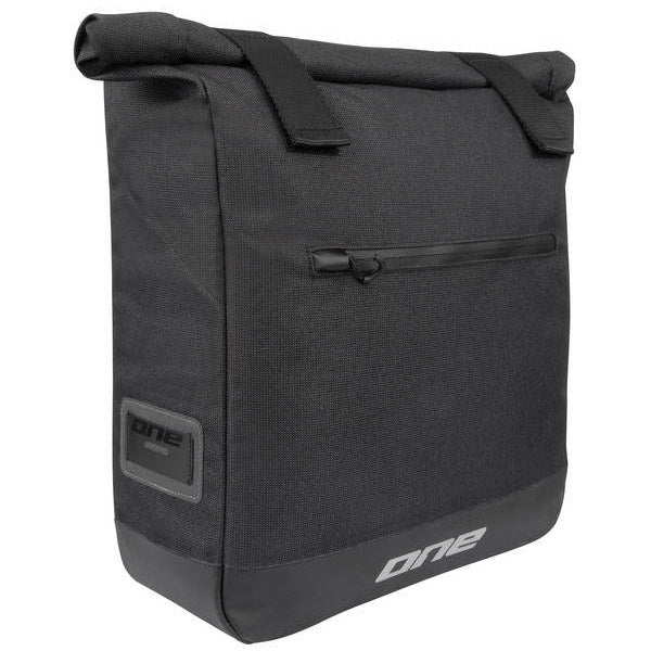Eine einzelne Hecktasche, 2 Stück, schwarze RC-Taschen, 30 Avs