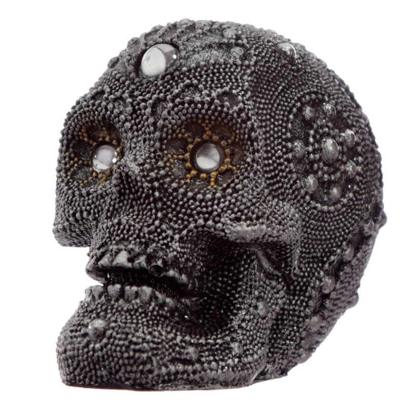 Kleines silberfarbenes Totenkopf-Wohnaccessoire aus Perlen