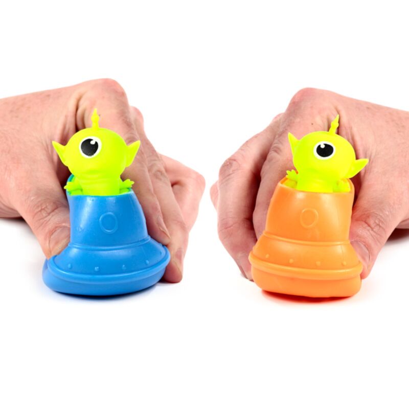 Zusammendrückbares außerirdisches UFO springt heraus