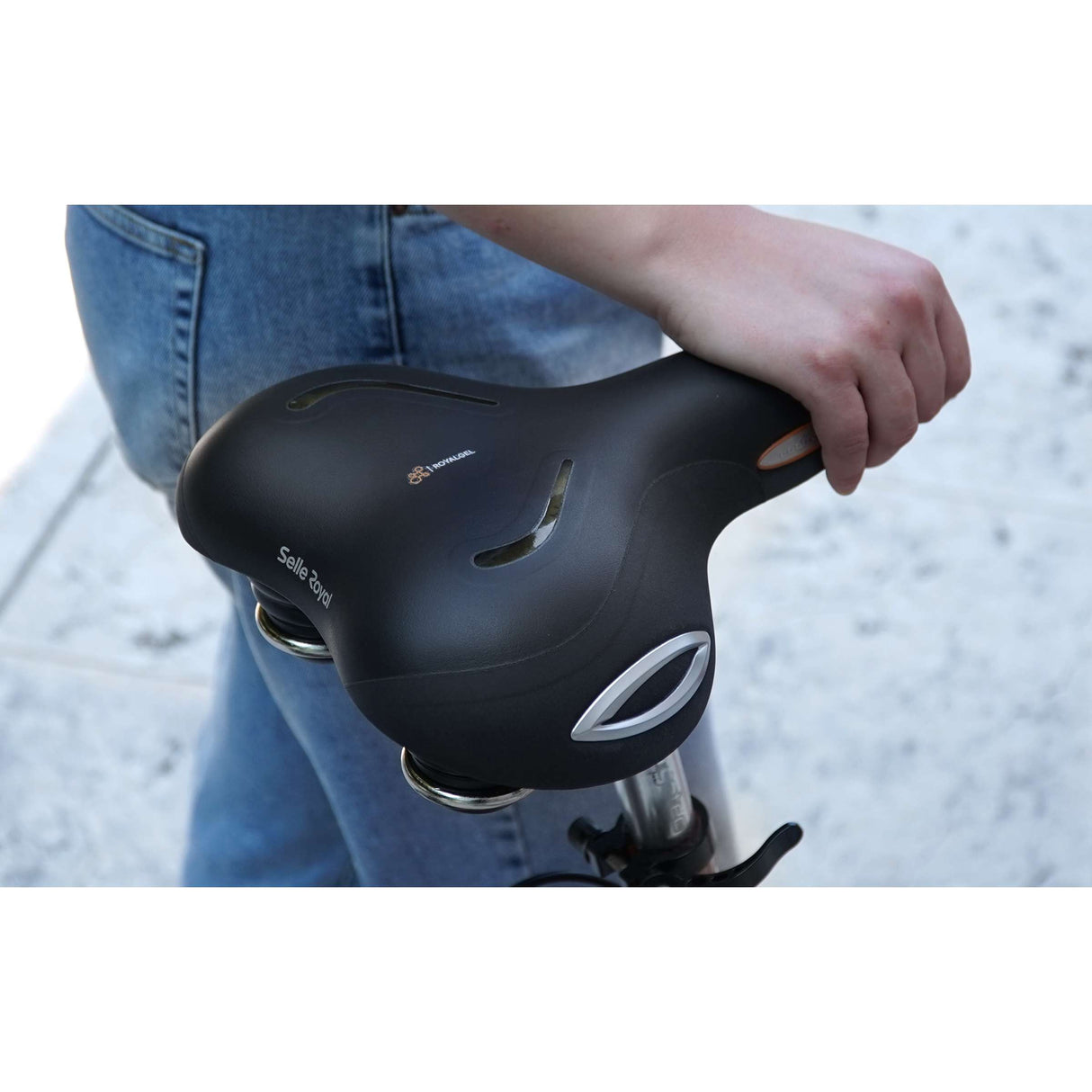 Selleroyal Zelle Royal Saddle Lookin Saddle SR Lookin Relaxed Black