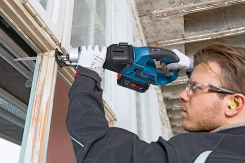 Bosch blaues Bosch GSA 18 V-32 18-V-Li-Ionen-Akku-Säbelsägengehäuse – variabel