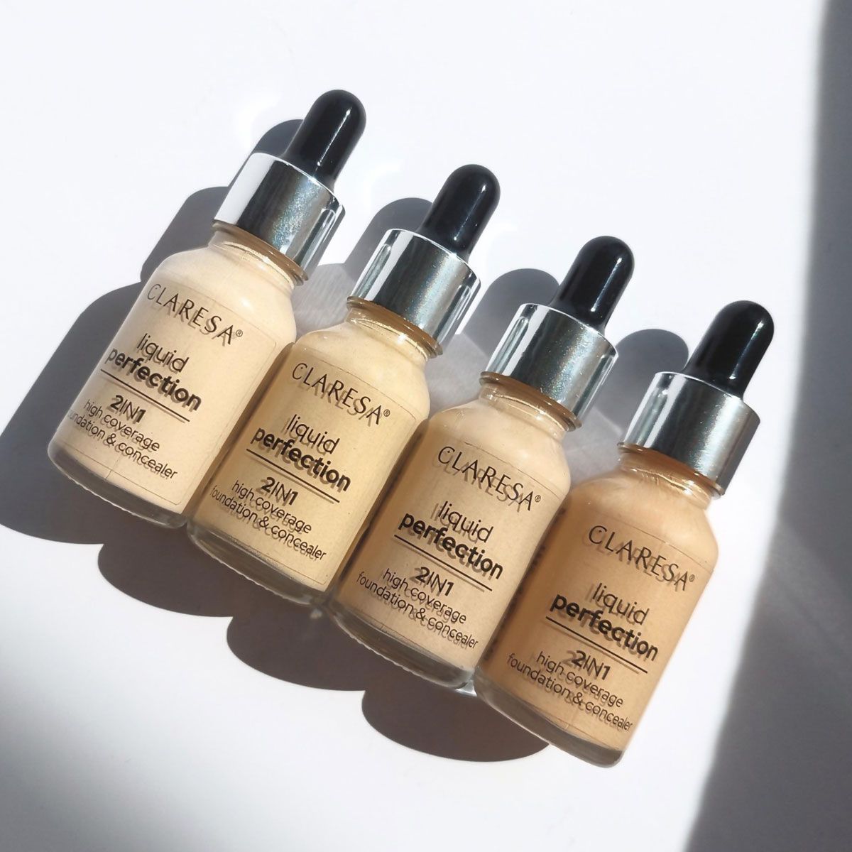 Claresa Liquid Perfection 2-in-1 Concealer und Foundation 102 warmes Medium 18gr.
