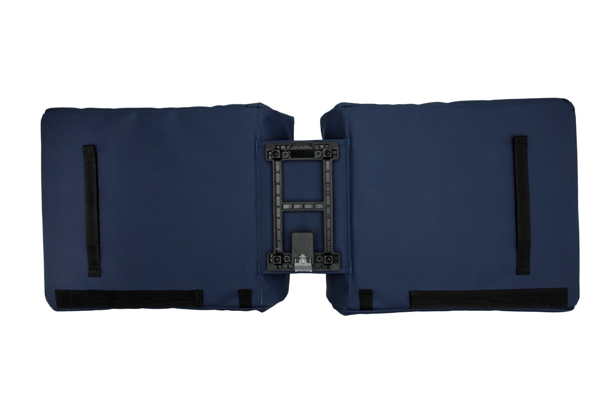 Burgers – New Looxs New Looxs® Odense Double Mik – Doppelte Fahrradtasche – geeignet für Elektrofahrräder – abnehmbare Tasche für Mik-Gepäckträger – wasserabweisendes Polyester – 39 Liter – dunkelblau