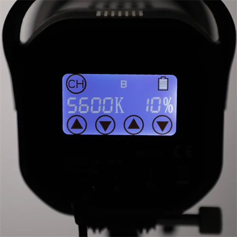 Falcon Eyes Bi-Color LED-Lampe Dimmbar BL-10TD auf Batterie-Demo