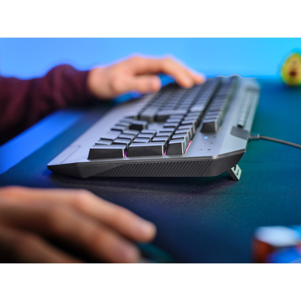 Trust GXT 836 EVOCX RGB-Gaming-Tastatur (schwarz, US-Layout (QWERTY), Membran, 100 %, RGB)