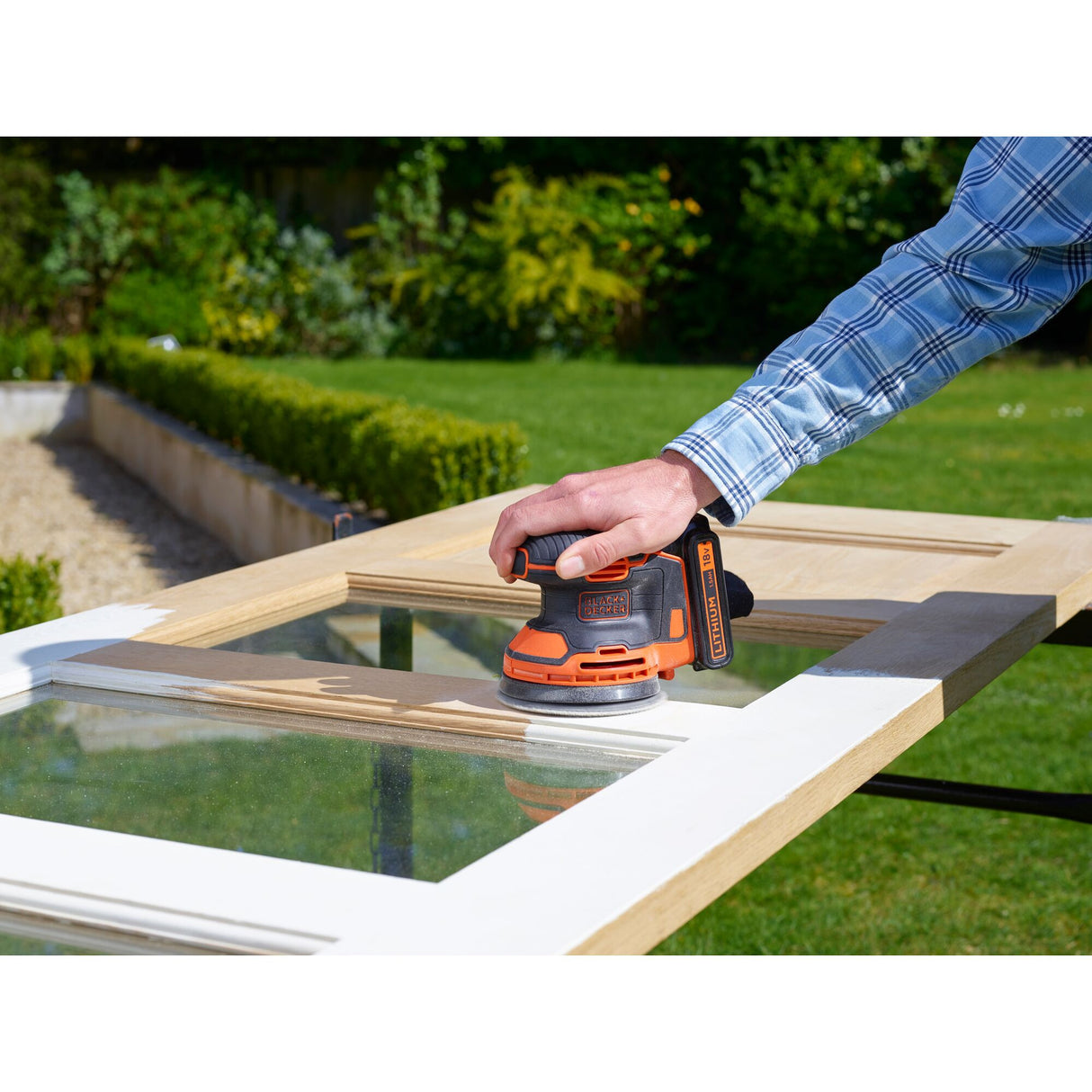 Black+decker bdcros18 18V Akku-Exzenterschleifer (schwarzorange, Aufbewahrungstasche, Ladegerät und Akku im Lieferumfang enthalten)