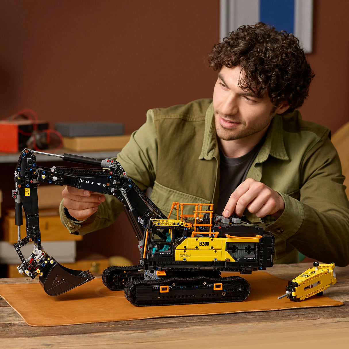 Lego Technic 42215 Volvo EC500 Hybridbagger