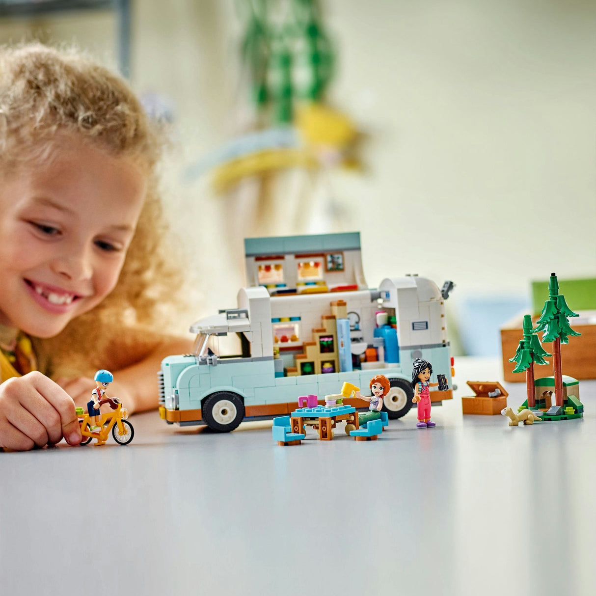 Lego Friends 42663 Wohnmobil-Abenteuer mit Freunden