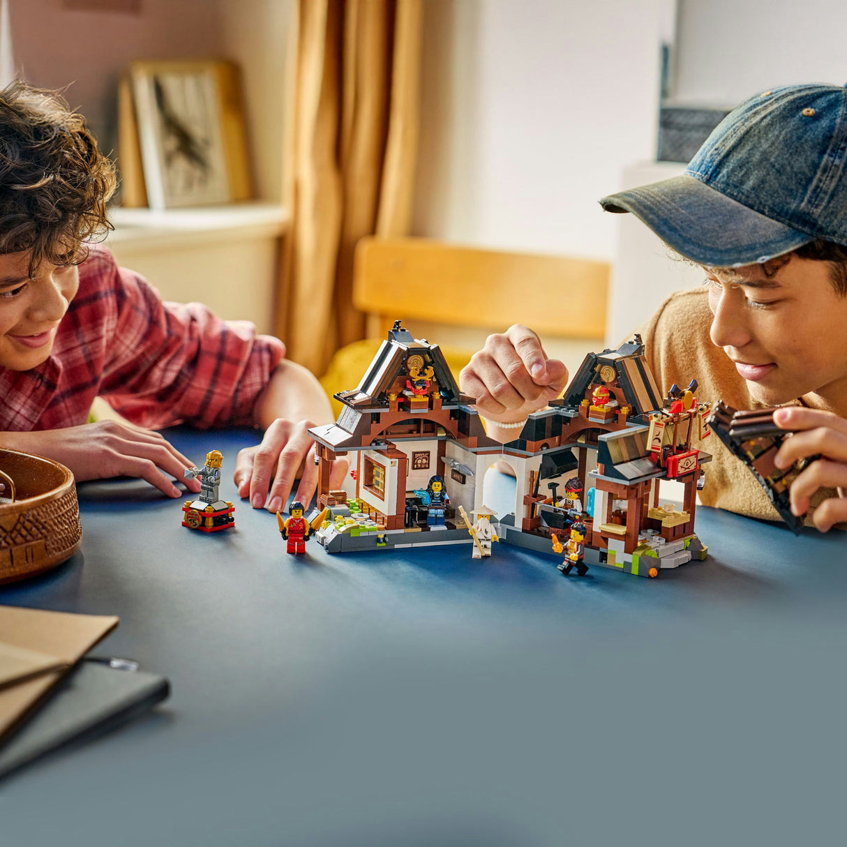 Lego 71858 Ninjago 15-jähriges Jubiläum Schmiede die vier Waffen
