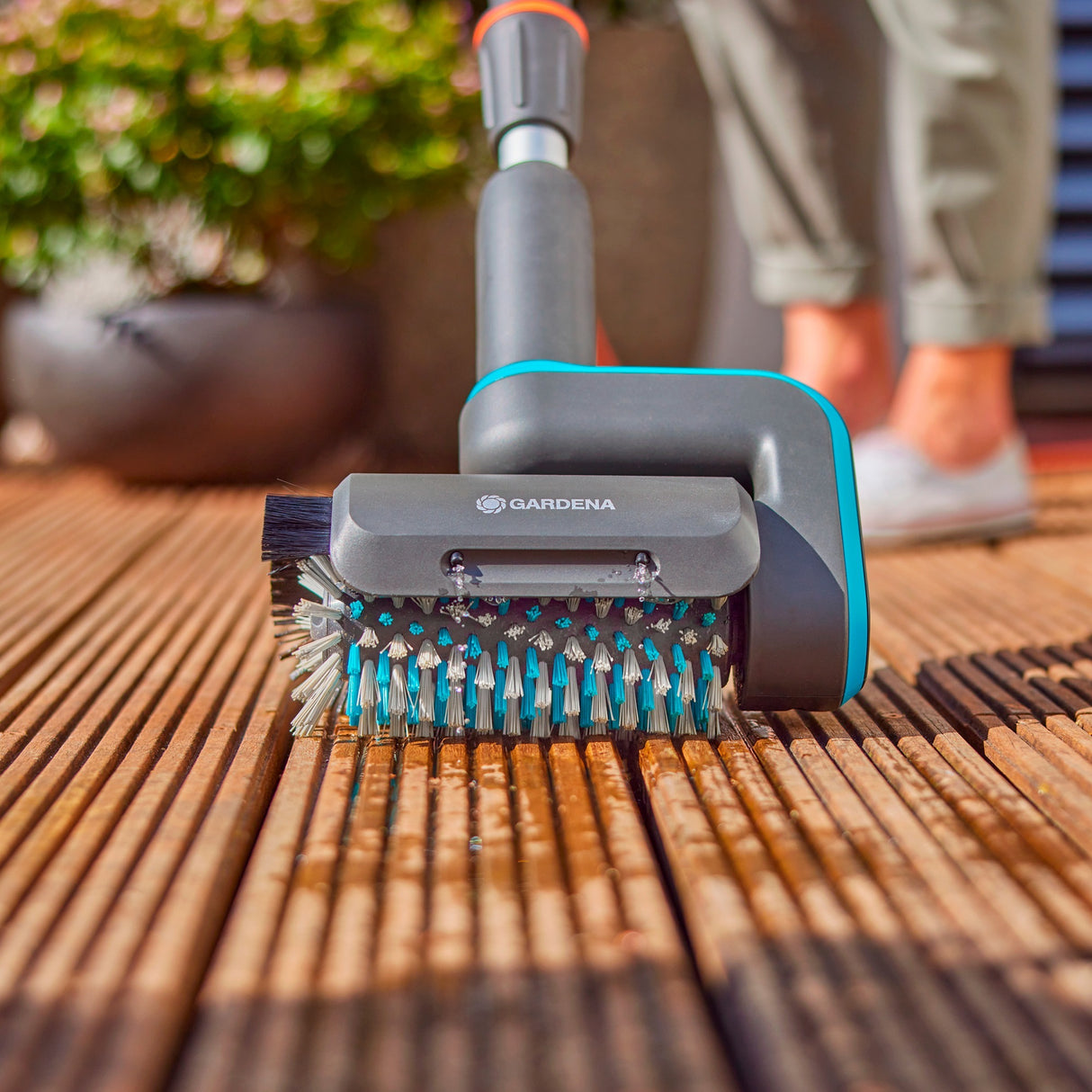 Gardena Aquabrush Medium Rolling Pinsel für Batterie-Multiardrom