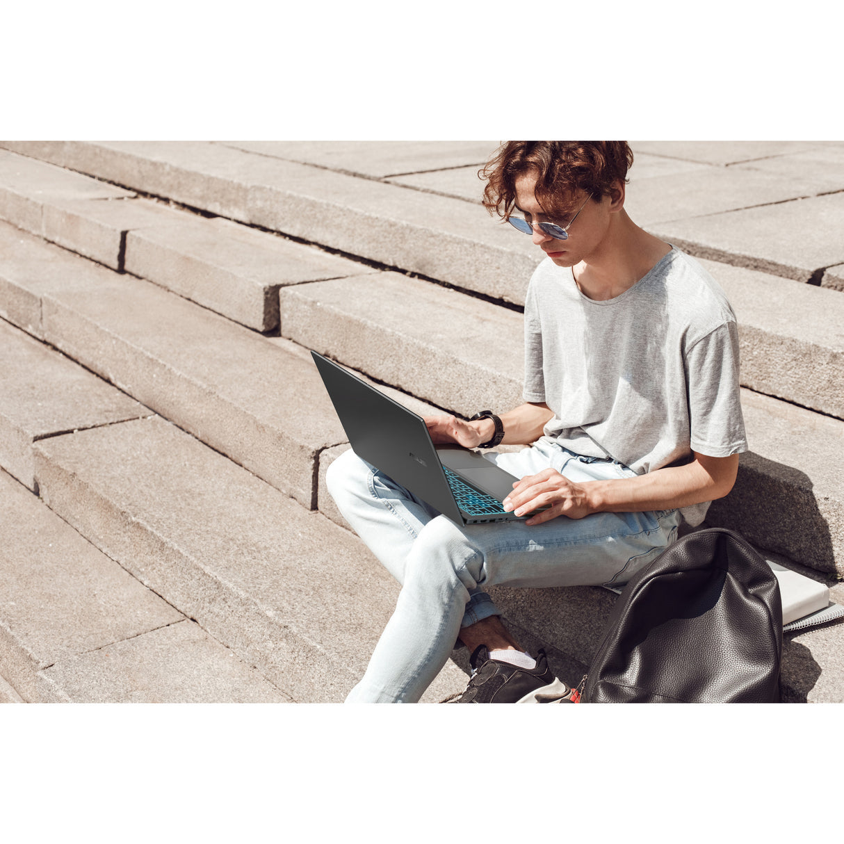 Asus v16 fx3607vh-rp011ws 16 Gaming-Laptop (schwarz | Core 5 210h | RTX 5050 | 16 GB | 512 GB SSD)