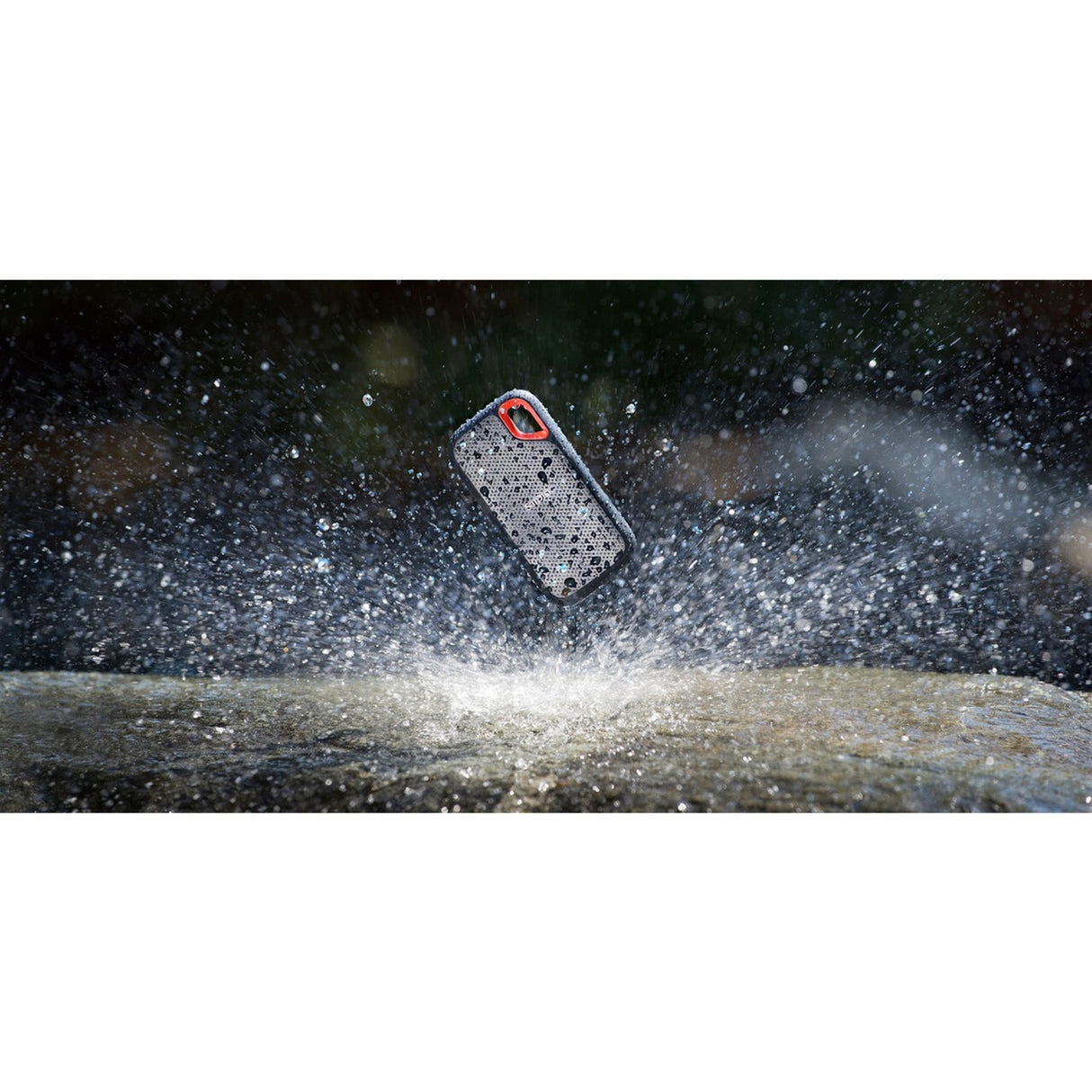 Sandisk Extreme Portable v2, 2 TB externe SSD (schwarz orange, SDSSDE61-2t00-G25, USB-C)