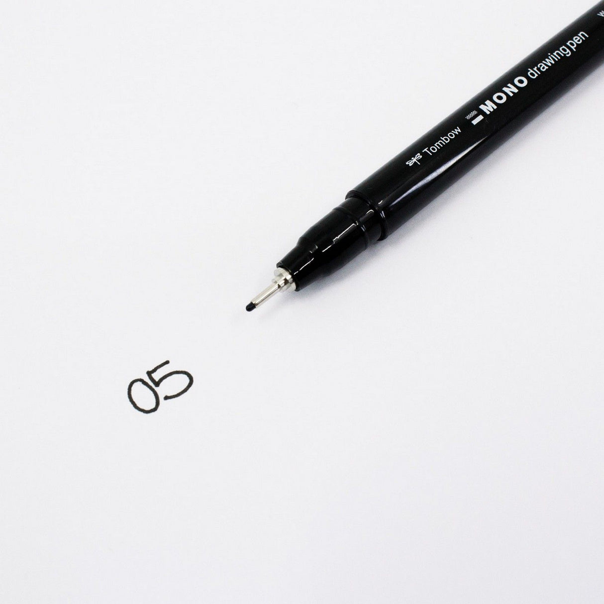 Tombow • Fineliner-Mono-Zeichenstift, Strichstärke 05 (ca. 0,45 mm), schwarz