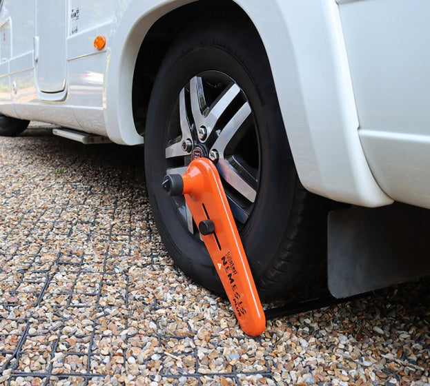 FullStop Nemesis plus Radklemme SCM für Camper Oranje