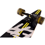 Streetsurfendes Pintail-Roadline-Skateboard