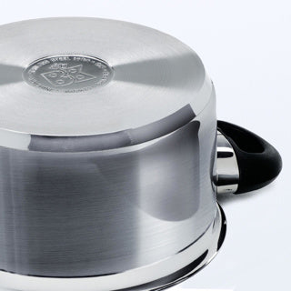 BK Karat+ Kochpfanne 24 cm – 6,2 l – ohne PFAS-freie Antihaftbeschichtung – Induktionskochpfanne – Kochpfanne aus Edelstahl – ofenfestes Spielzeug 160 °C – mit Deckel – Silber