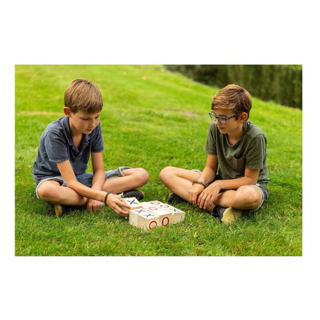 Tic-Tac-Toe-Eier aus Holz zum Spielen im Freien