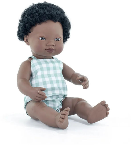 Miniland Puppe - Afrikanischer Junge 38cm - inkl. Freundschaftsarmband + Aufkleber - 10 Monate