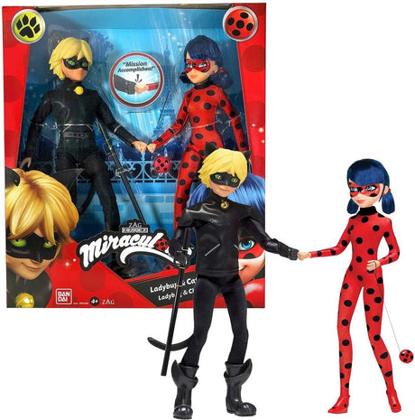 Bandai Miraculous Ladybug – Miraculous-Spielzeugset – Packung mit 2 Miraculous-Puppen – Miraculous-Mannequin-Figur 26 cm – Marienkäfer-Kinderfigur mit schwarzer Katze – Kinderspielzeug ab 4 Jahren – P50365