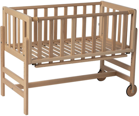 Geuther Betty Beistellbett, Beistellbett, Kinderbett – mit Rollen – 45x90 cm – Babybett bis 9 kg – massives Buchenholz – Öko-Holz