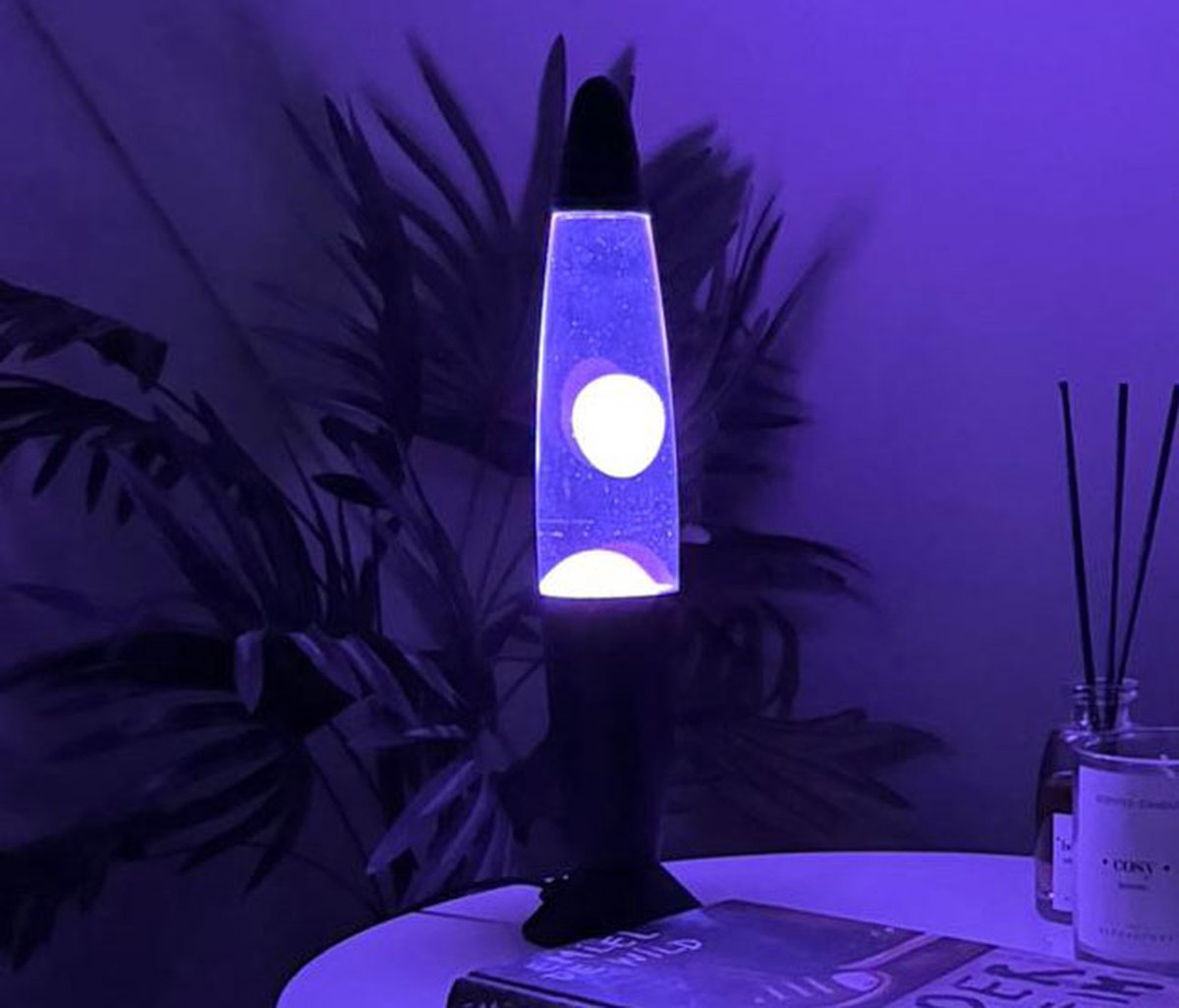 Markenlose Sans-Marque-Lavalampe – mehrfarbige Lava – schwarzer Sockel – LED-Beleuchtung – Stimmungsbeleuchtung für Erwachsene und Kinder – neue Winterkollektion 2023 – 23 W – 35 x 8,5 cm