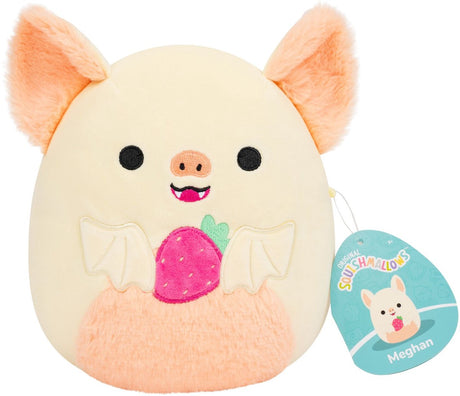 Jazwares Squishmallows – kleiner Plüsch (Meghan – cremefarbener Fruchtfledermaus mit Erdbeere) – 19 cm Plüsch
